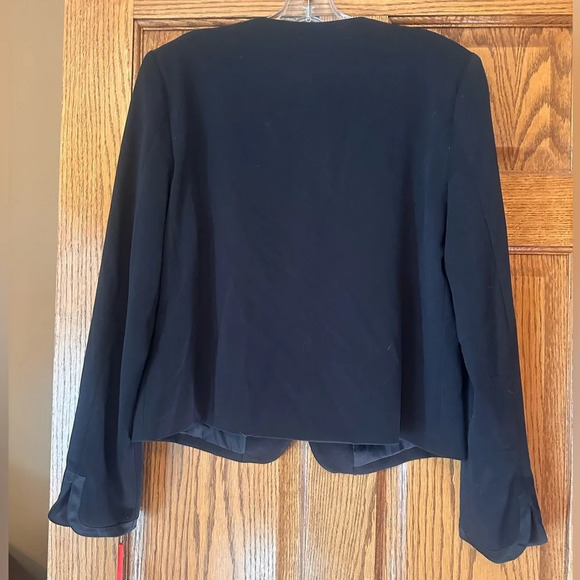 Elle Black Jacket - Picture 2 of 4